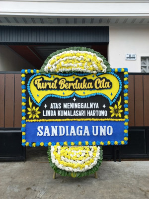 Papan Bunga Duka di Unter Iwes