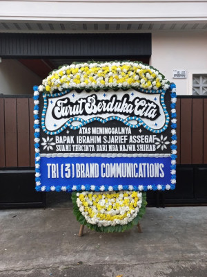 Papan Bunga Duka di Unter Iwes